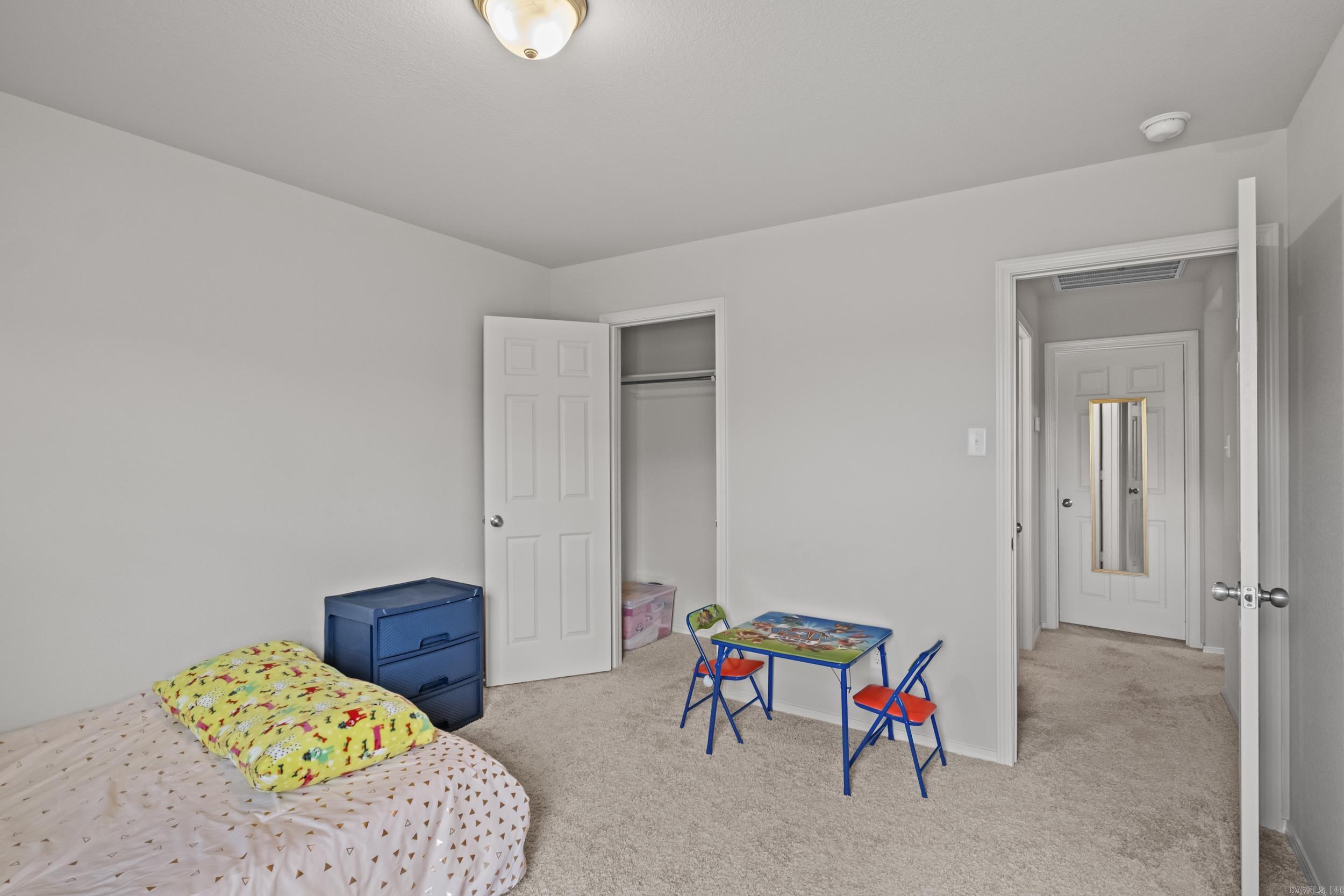 OAKLAND GROVE ESTATES - Residential