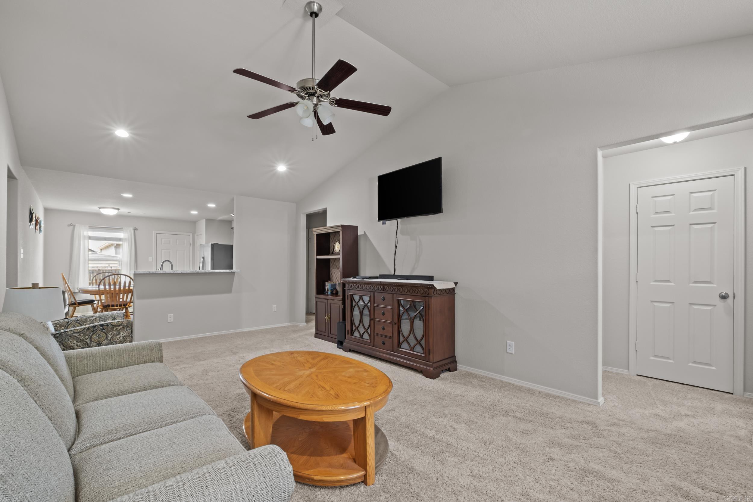 OAKLAND GROVE ESTATES - Residential