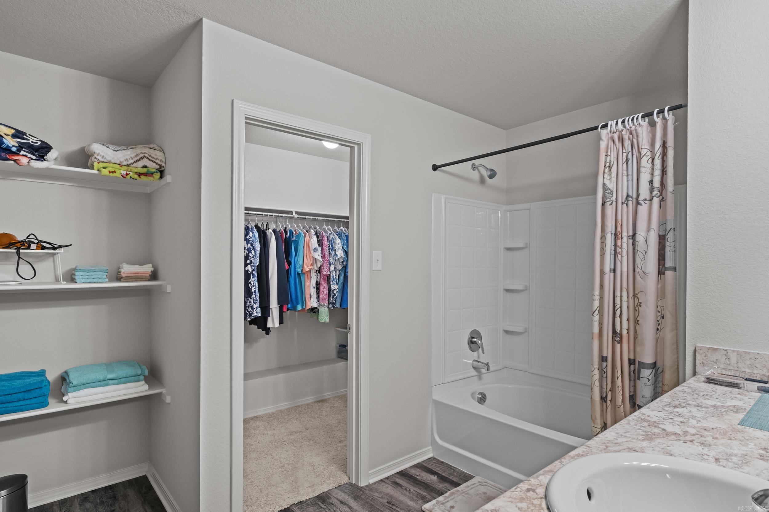 OAKLAND GROVE ESTATES - Residential