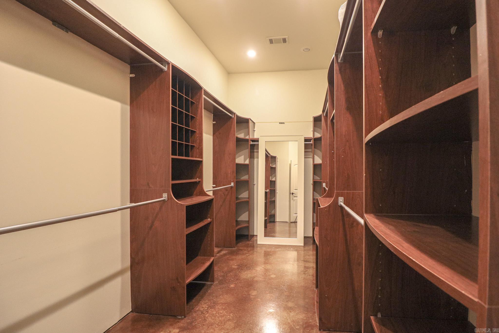 BARRINGTON PARK - Residential