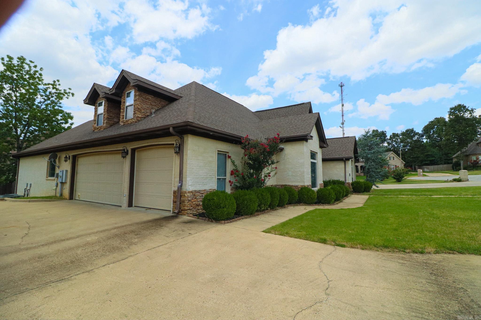 BARRINGTON PARK - Residential