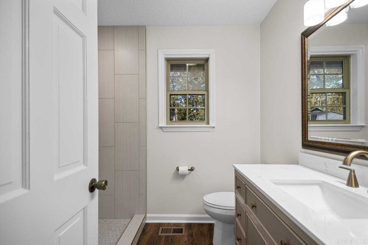 INDIAN HILLS - Residential