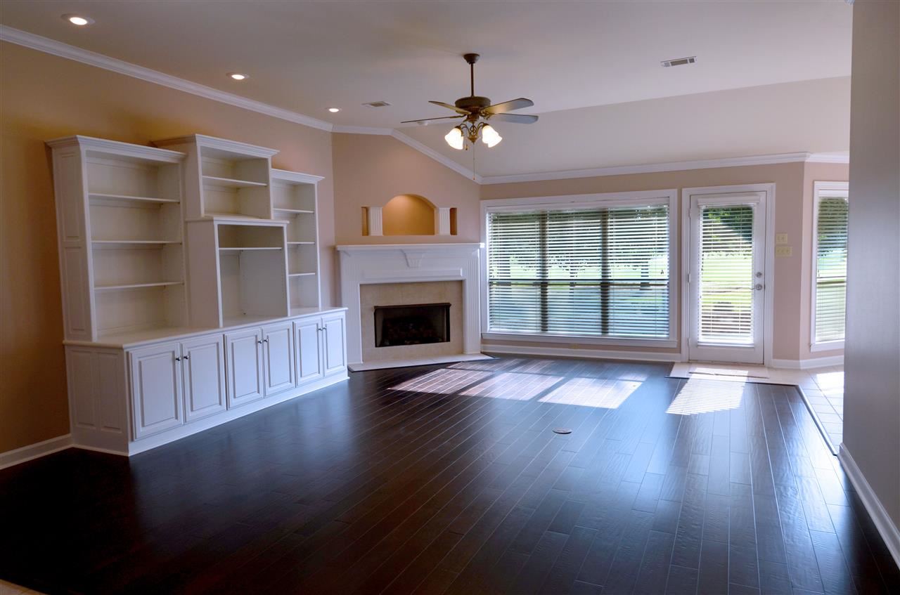 COUNTRY CLUB OF ARK THE - Residential