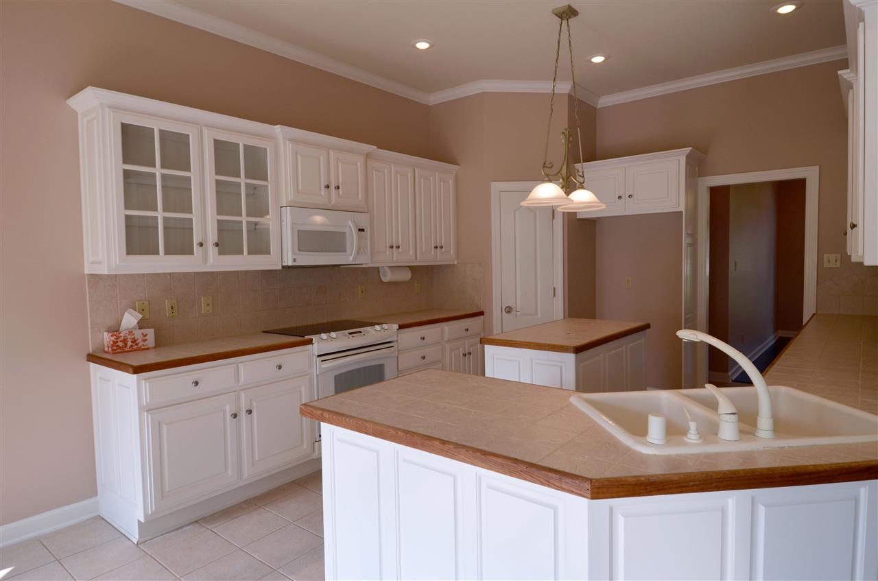 COUNTRY CLUB OF ARK THE - Residential