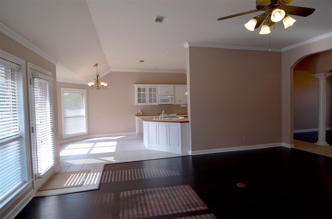 COUNTRY CLUB OF ARK THE - Residential