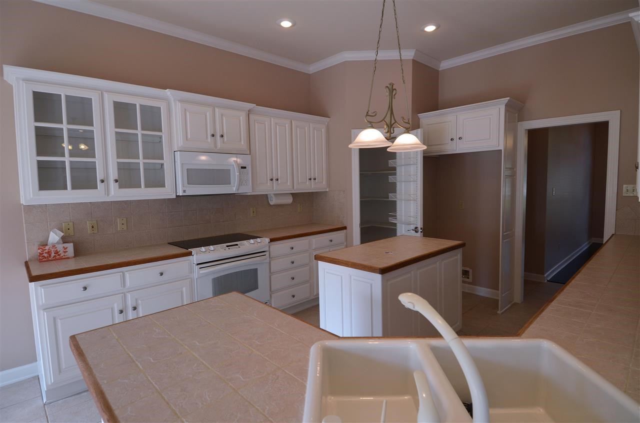 COUNTRY CLUB OF ARK THE - Residential