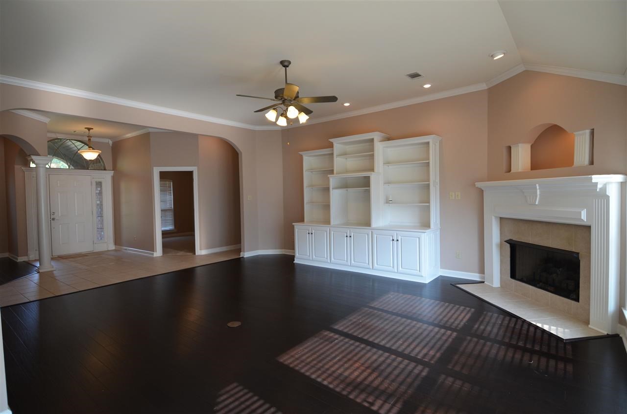 COUNTRY CLUB OF ARK THE - Residential