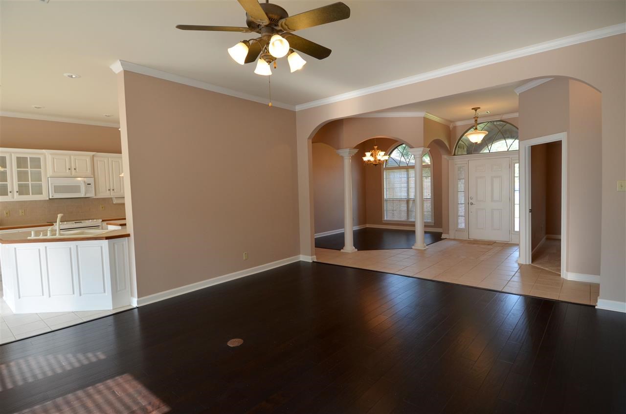 COUNTRY CLUB OF ARK THE - Residential