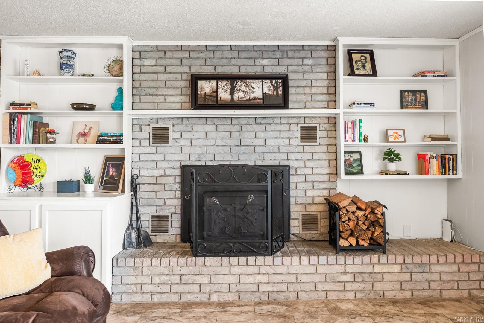 TREASURE HILL - Residential