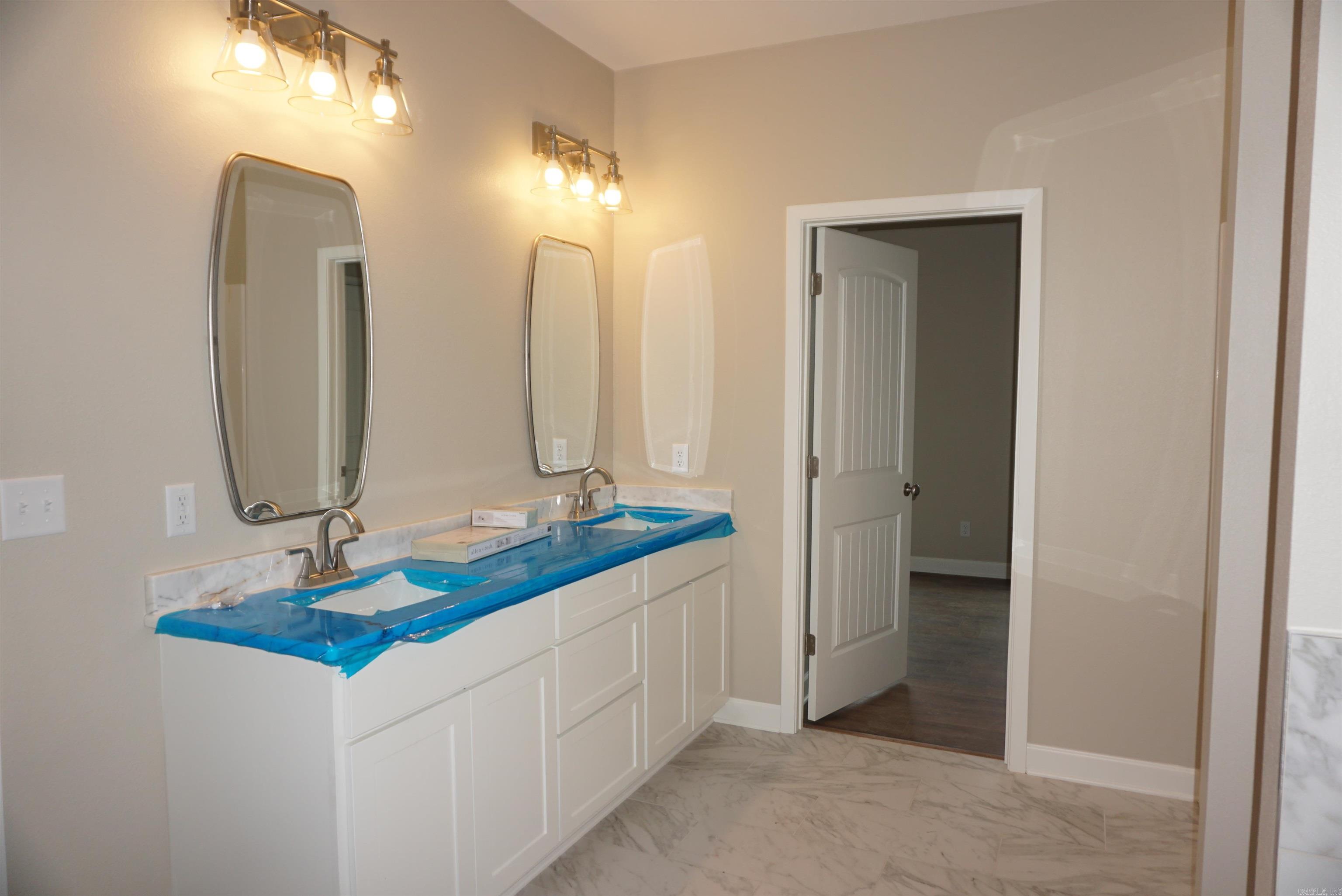 SADDLEBROOK EST - Residential