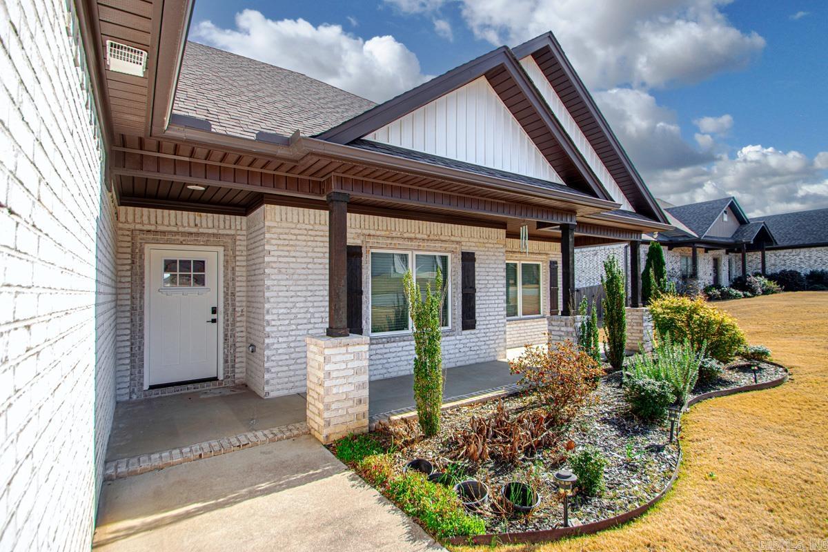 MAGNOLIA VILLAGE - Residential