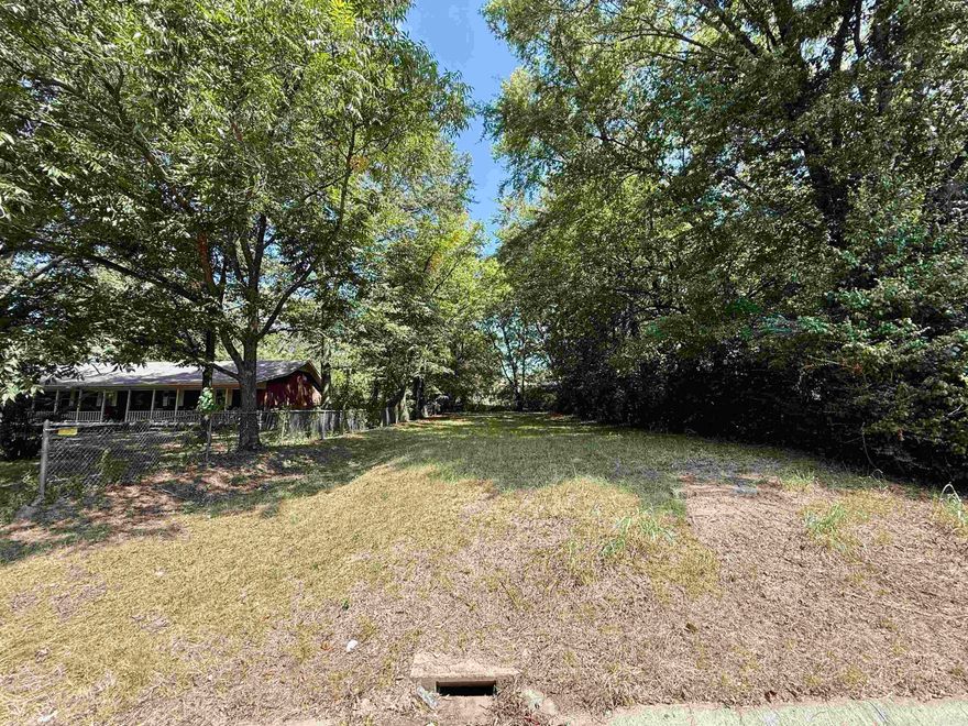 Great opportunity in the heart of Morrilton! This vacant lot at 607 Branch Street is zoned R-2, offering flexibility for residential development. Whether you’re planning a single-family home, duplex, or investment property, this location provides plenty of potential. Conveniently situated near schools, shopping, and local amenities, with city utilities available nearby. A great chance to build your vision in a growing community!