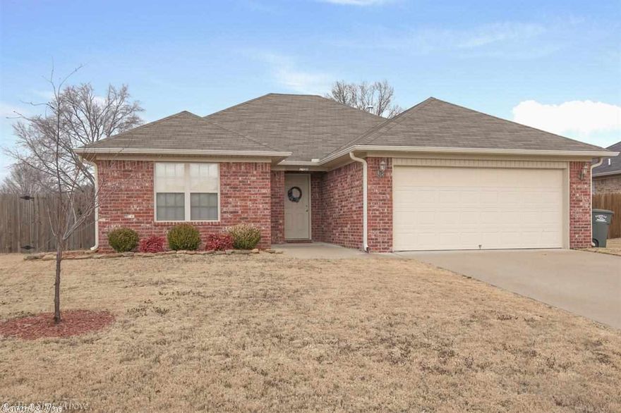 This cute starter home is a must see! Featuring a 3 bedroom, 2 bathroom, split floor plan; this is a great place to call home. Whether you're a first time home buyer looking for a newer house without the new construction price tag, or looking to scale down, this home will be perfect for you. Featuring a fully fenced backyard, carpet and tile floors, and a state of the art refrigerator that conveys to the new purchaser, the only thing left for you to do, is call and schedule your appointment today!