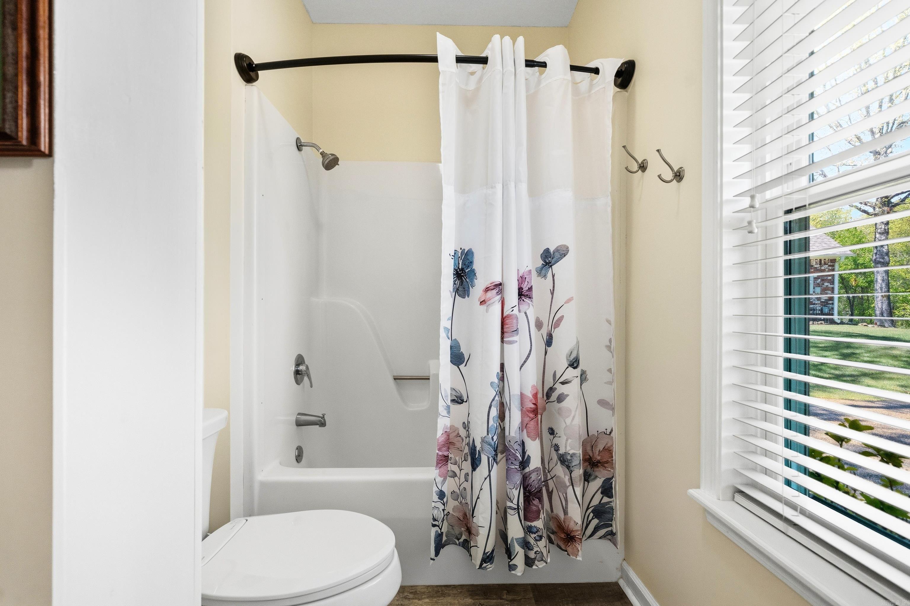 LAKE FOREST SHORES - Residential