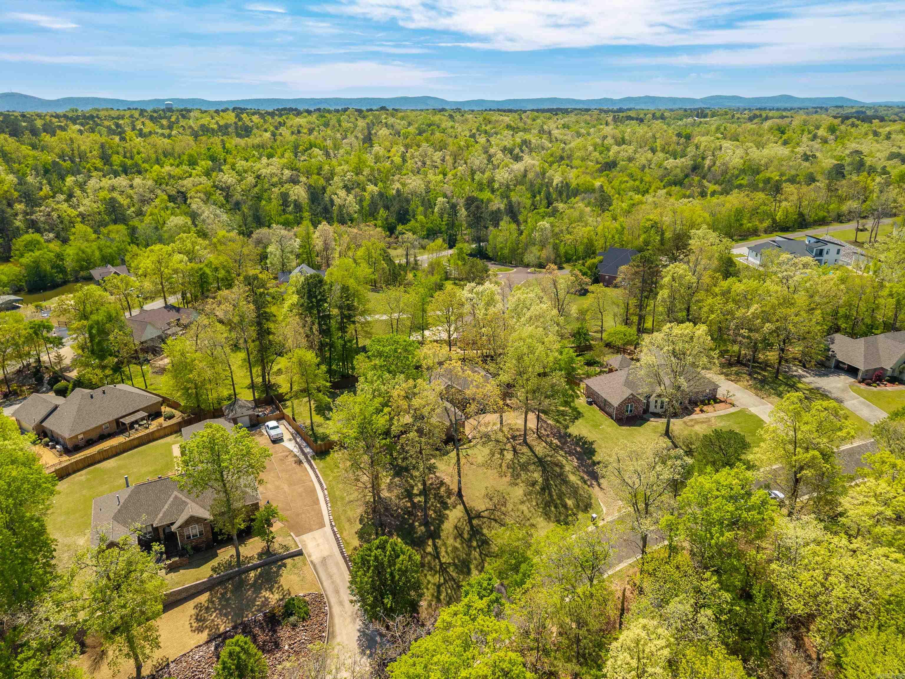 LAKE FOREST SHORES - Residential