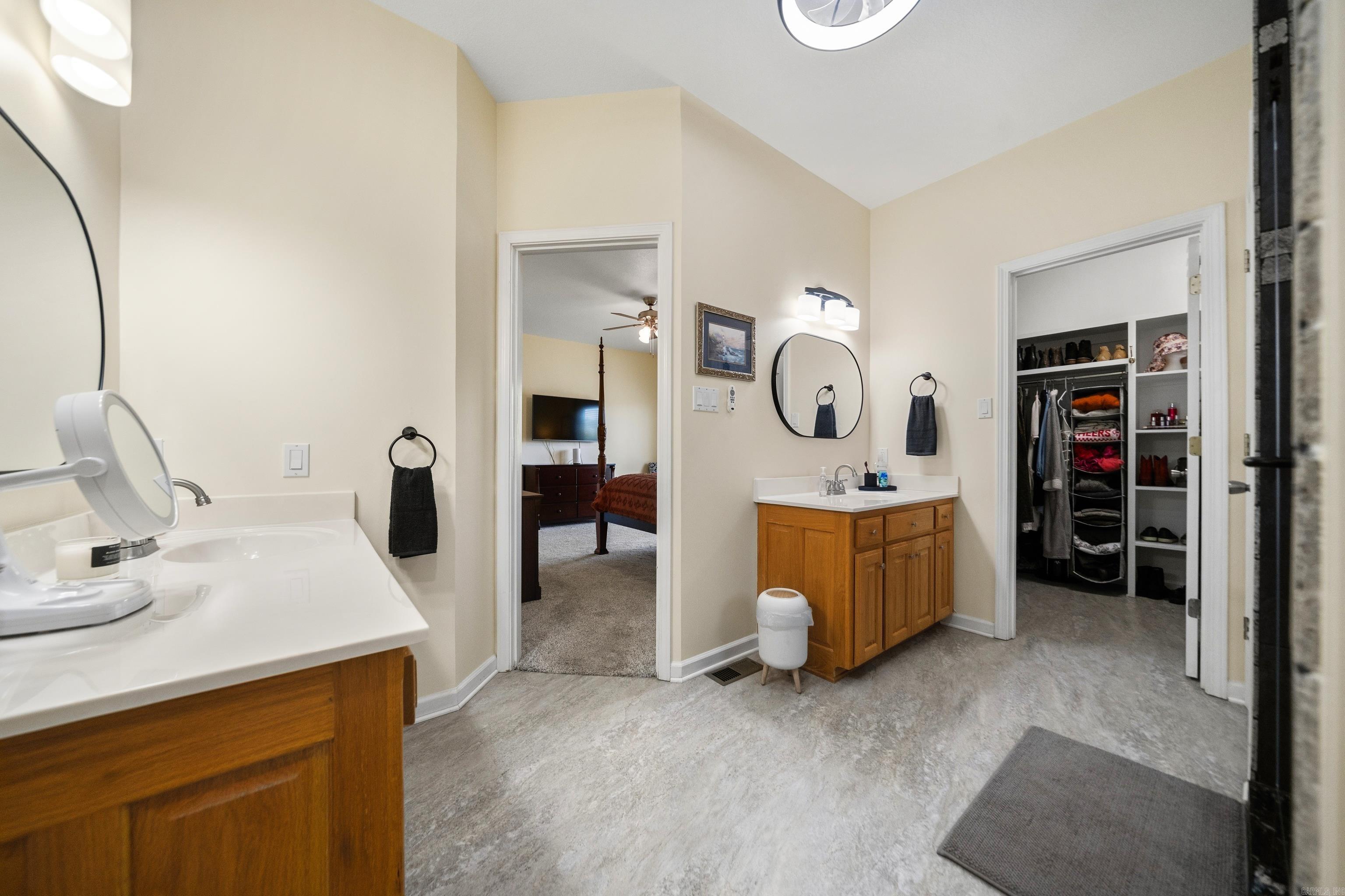 LAKE FOREST SHORES - Residential