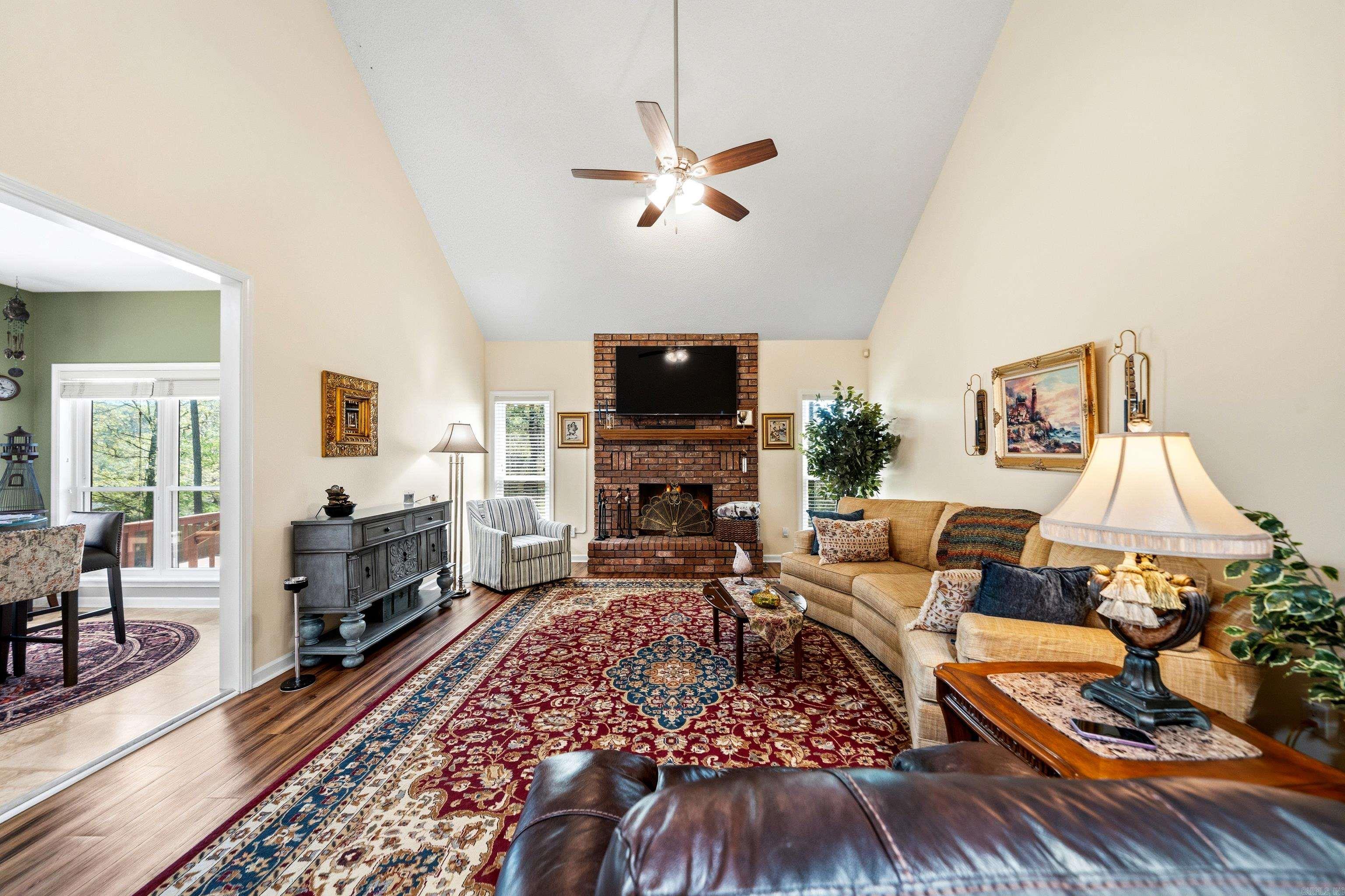 LAKE FOREST SHORES - Residential