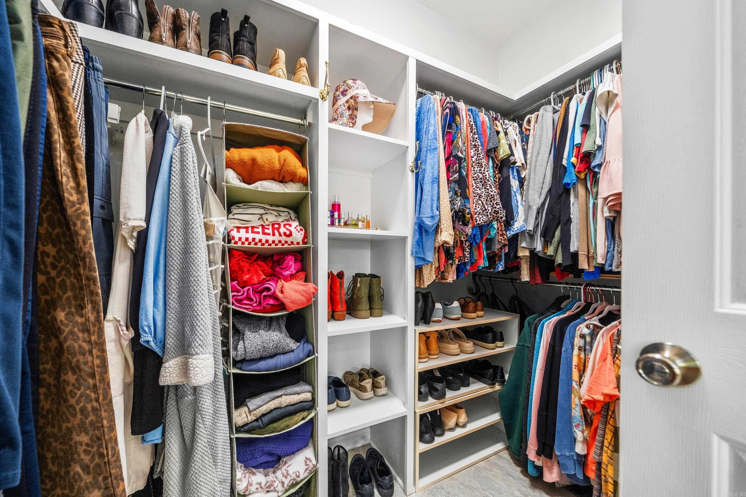 LAKE FOREST SHORES - Residential