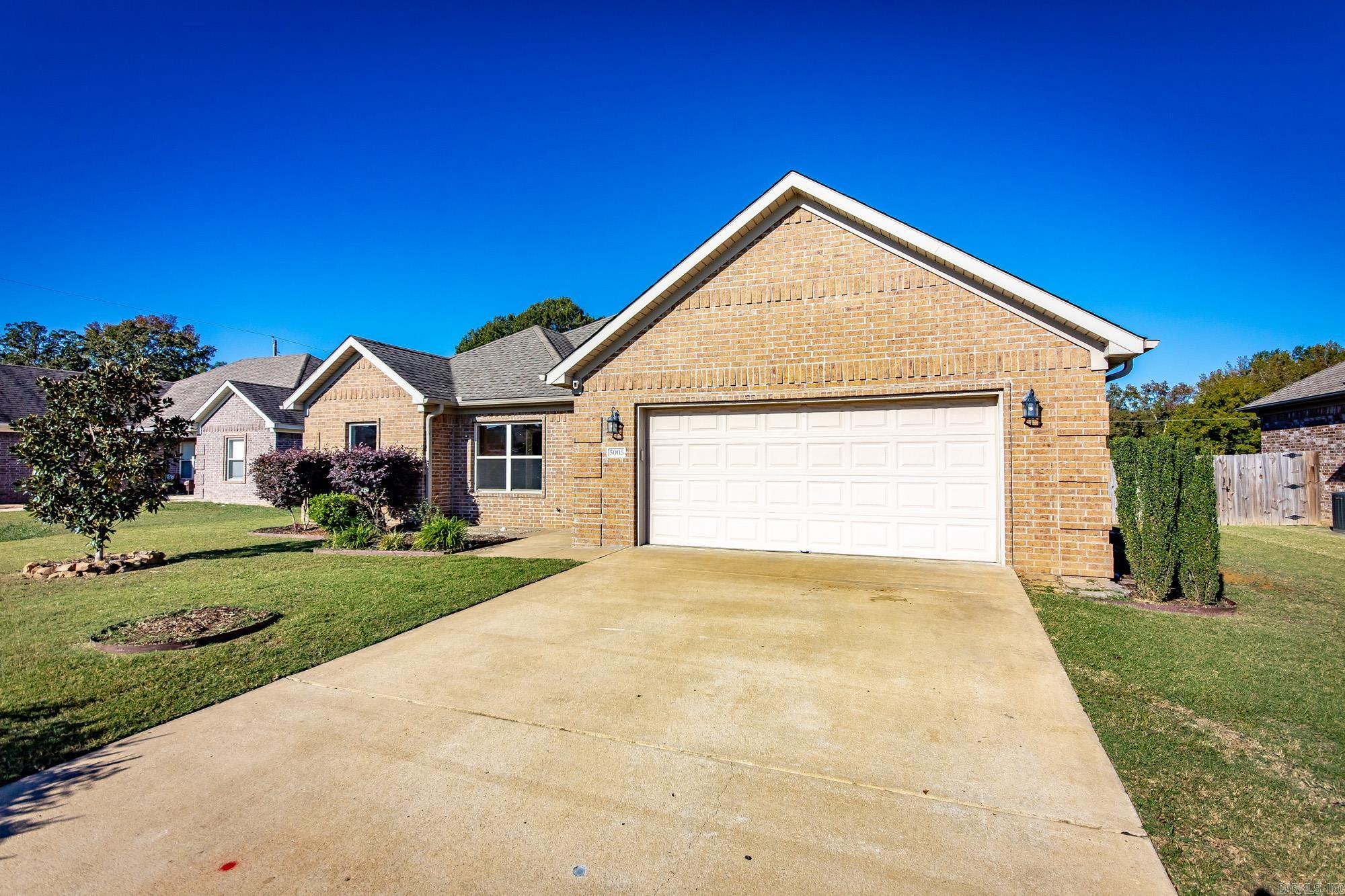 JAXON TERRACE - Residential