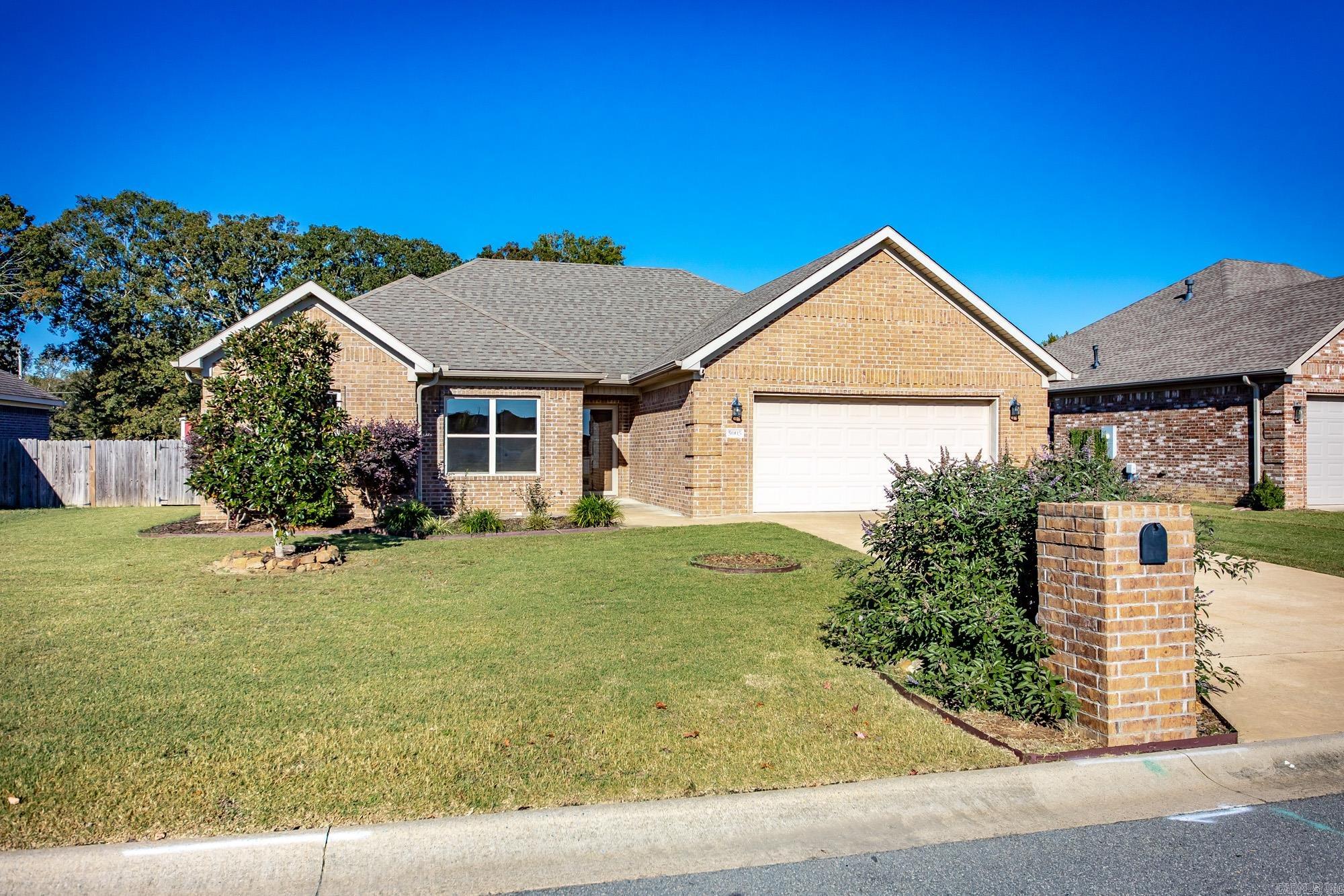 JAXON TERRACE - Residential