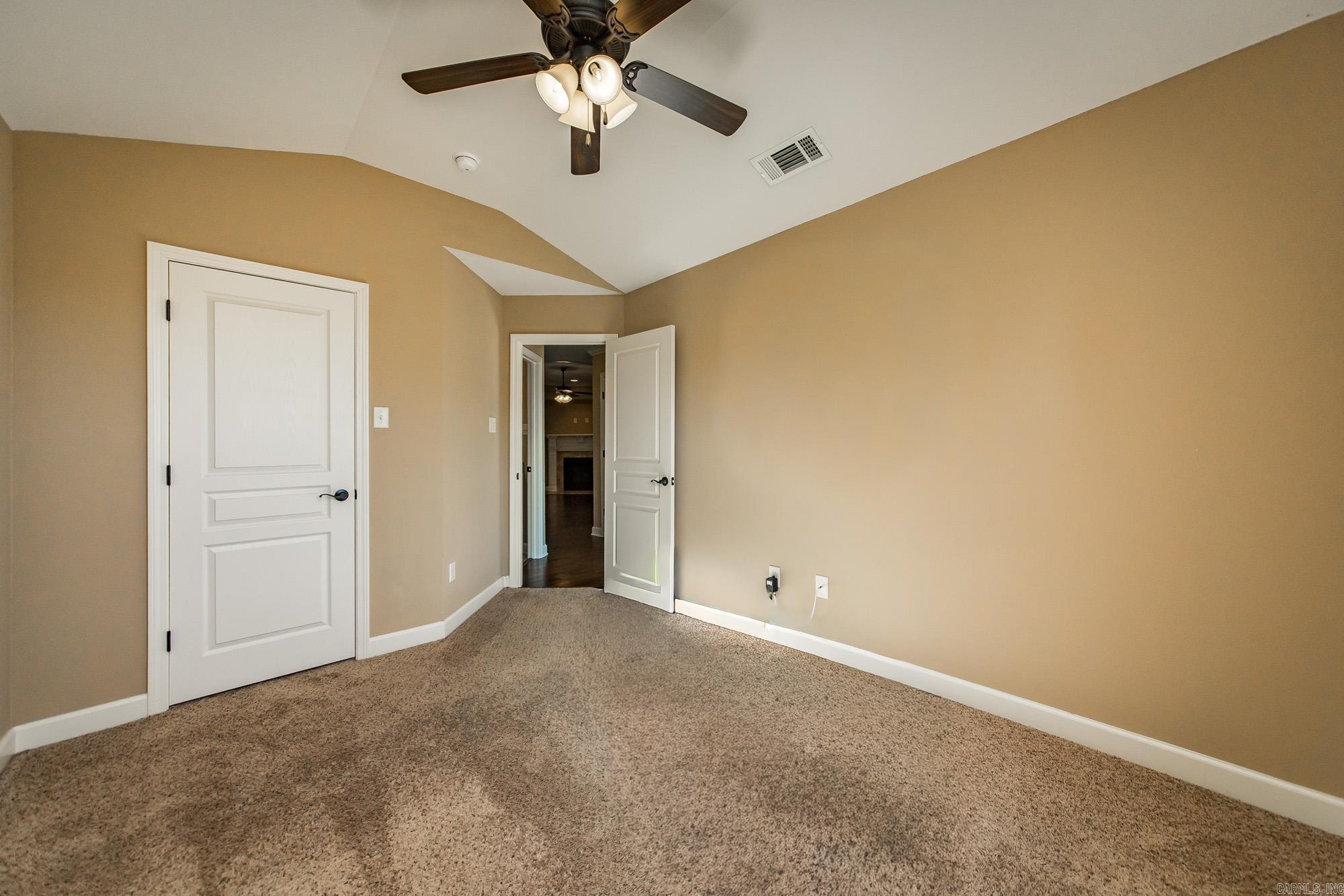 JAXON TERRACE - Residential