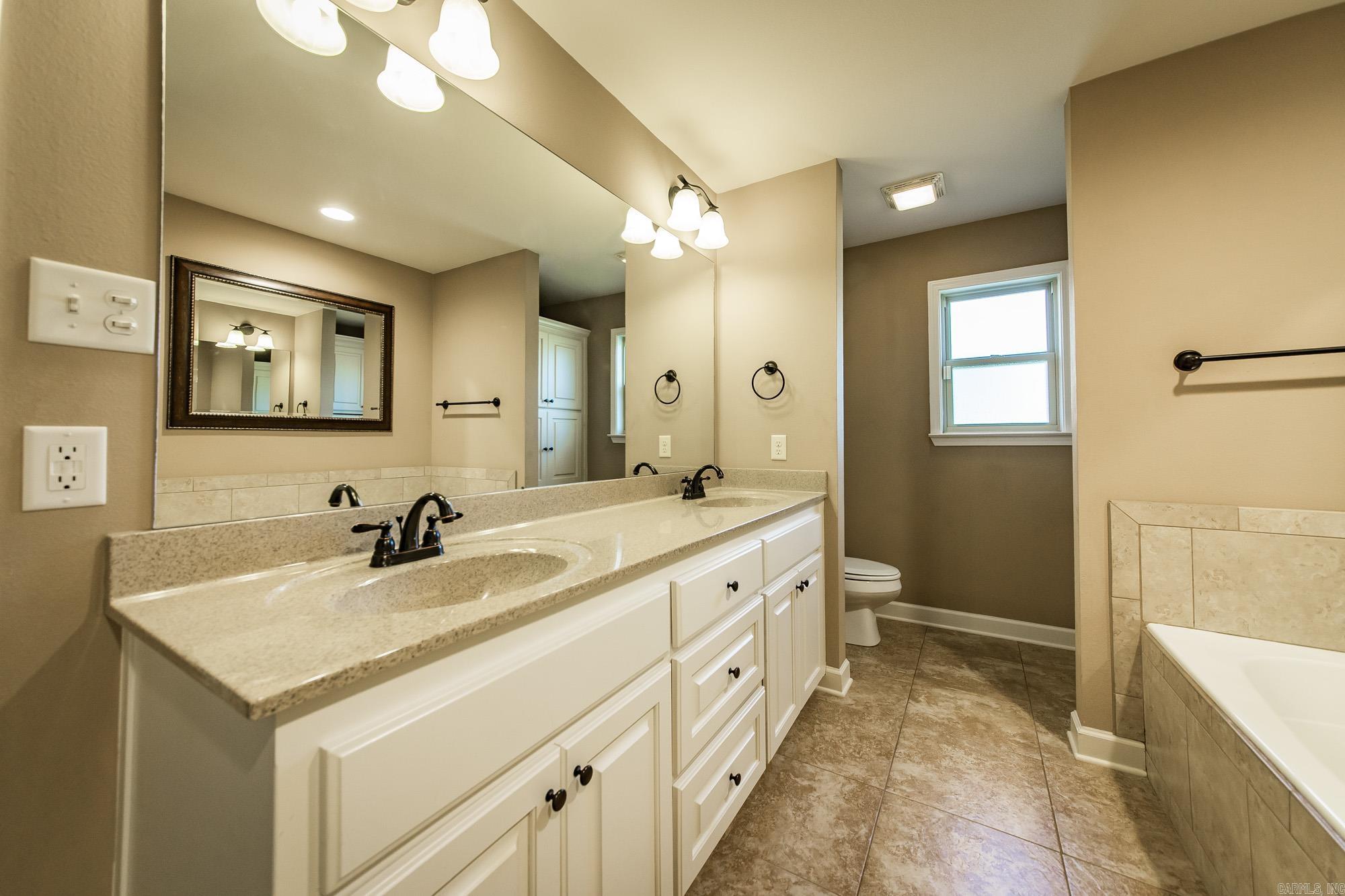 JAXON TERRACE - Residential