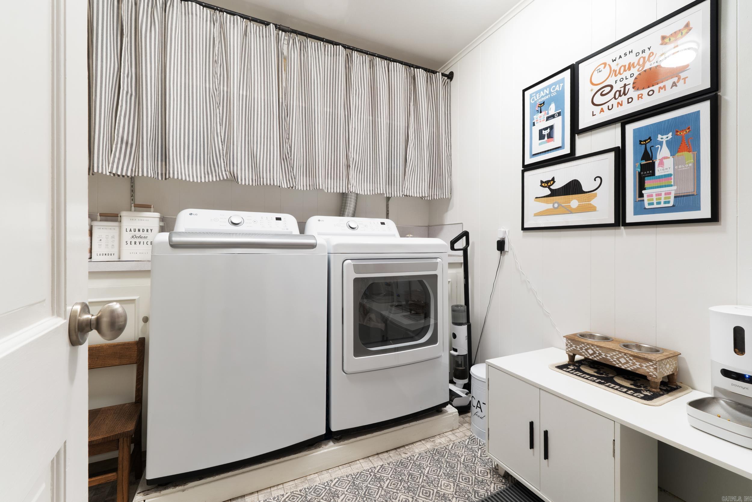 LEAWOOD MANOR - Residential