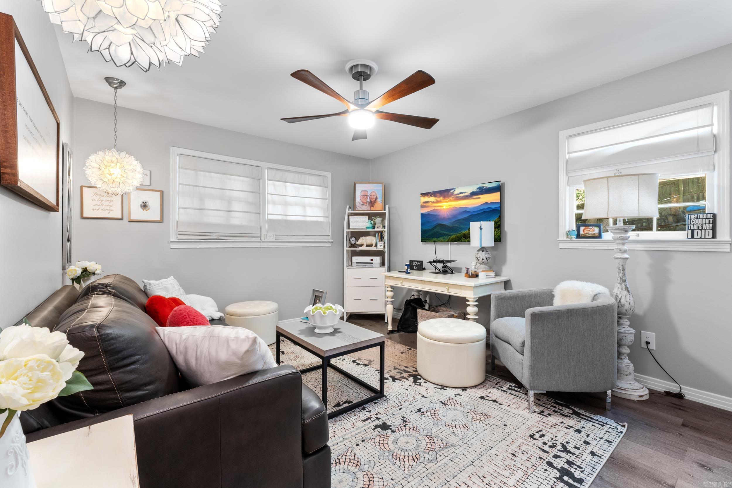 LEAWOOD MANOR - Residential