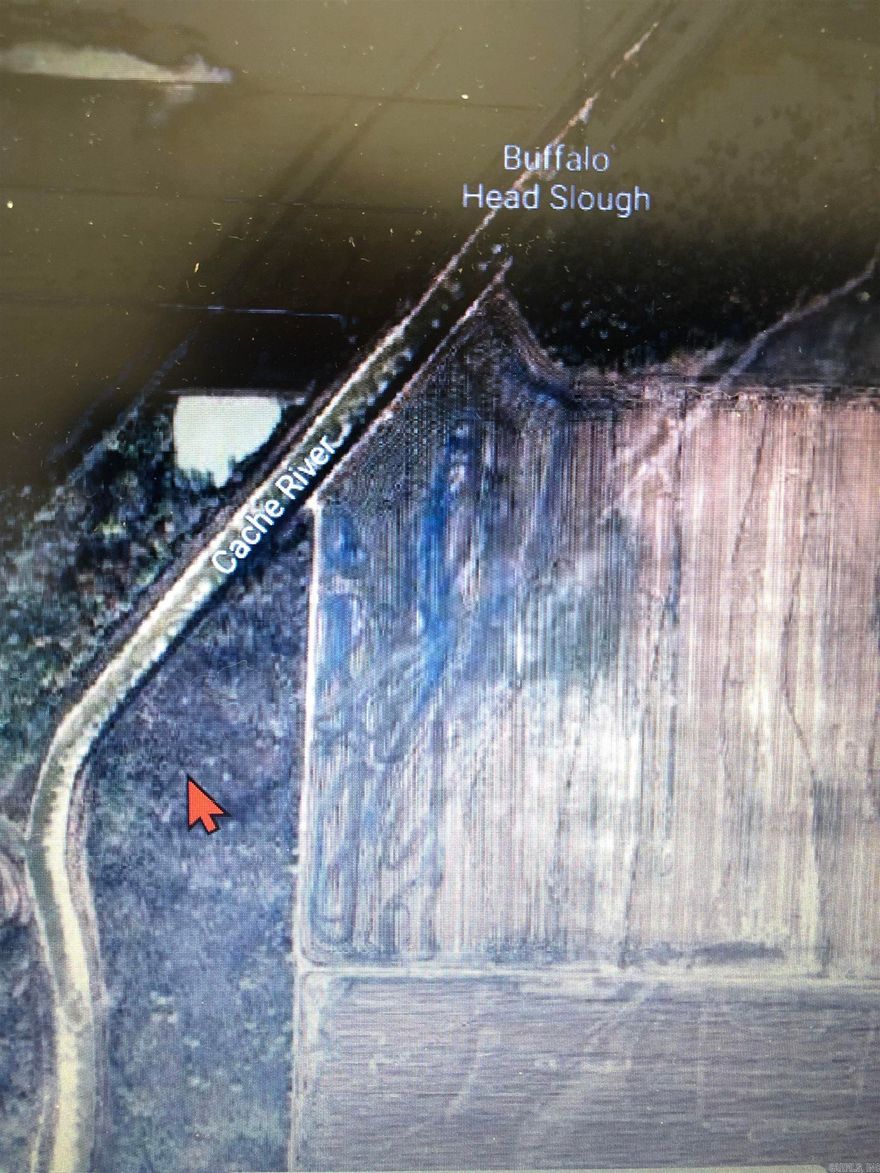 8.9 acres +/- on Cache River. Hunting/Recreational land. Abundance of wild life. Duck, deer, rabbit, coon and fishing.