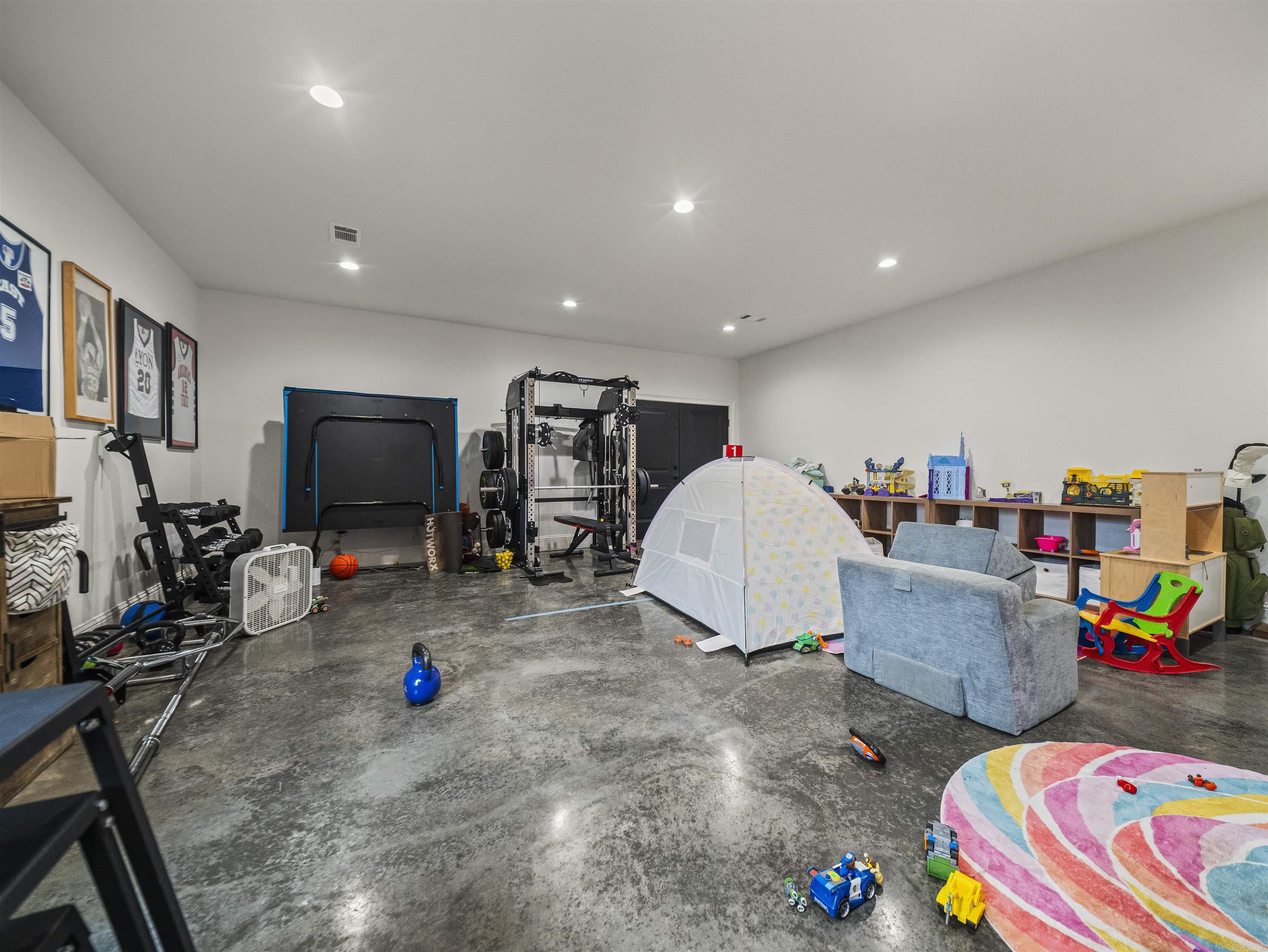 LOTUS VALLEY - Residential