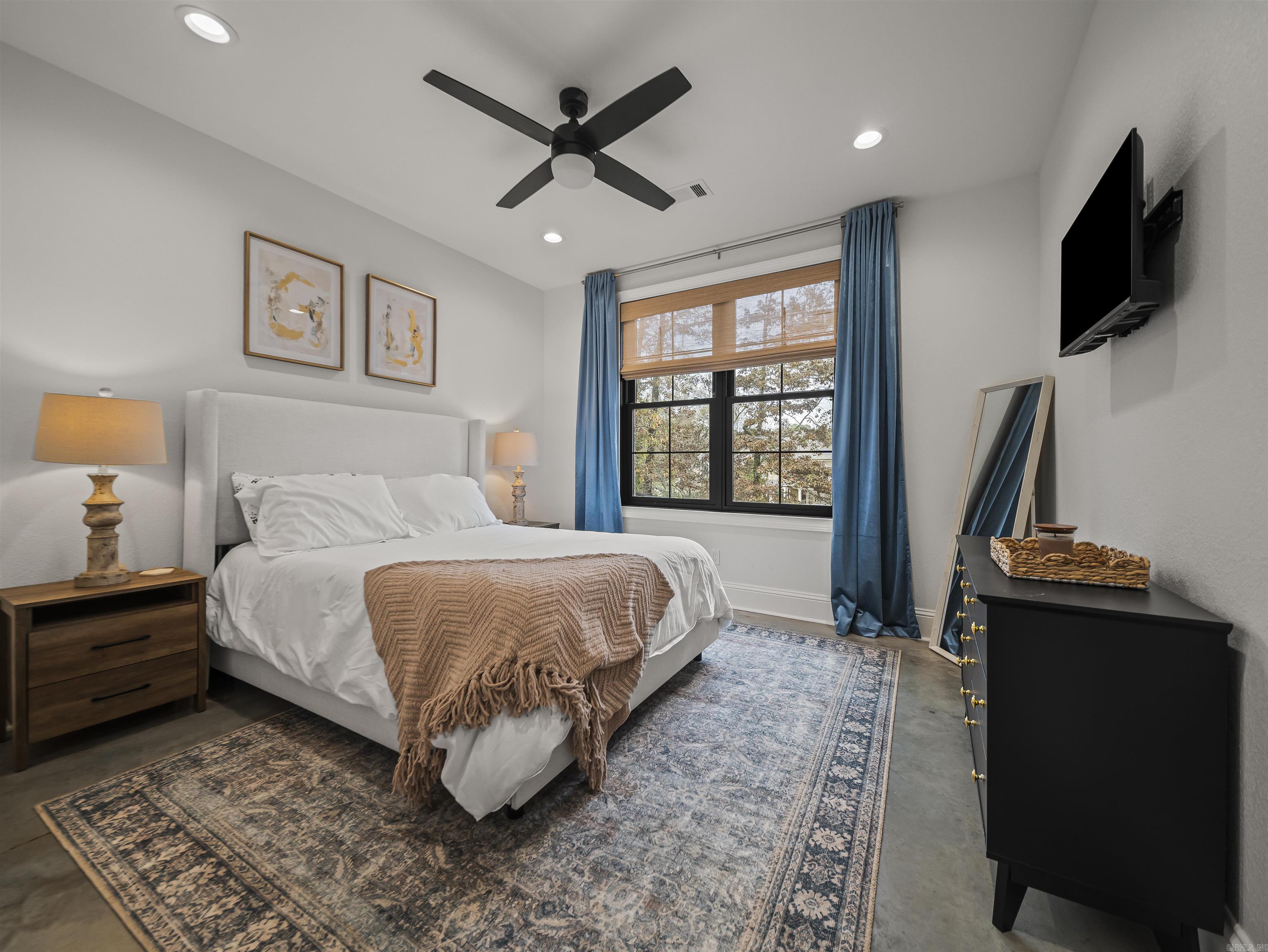 LOTUS VALLEY - Residential