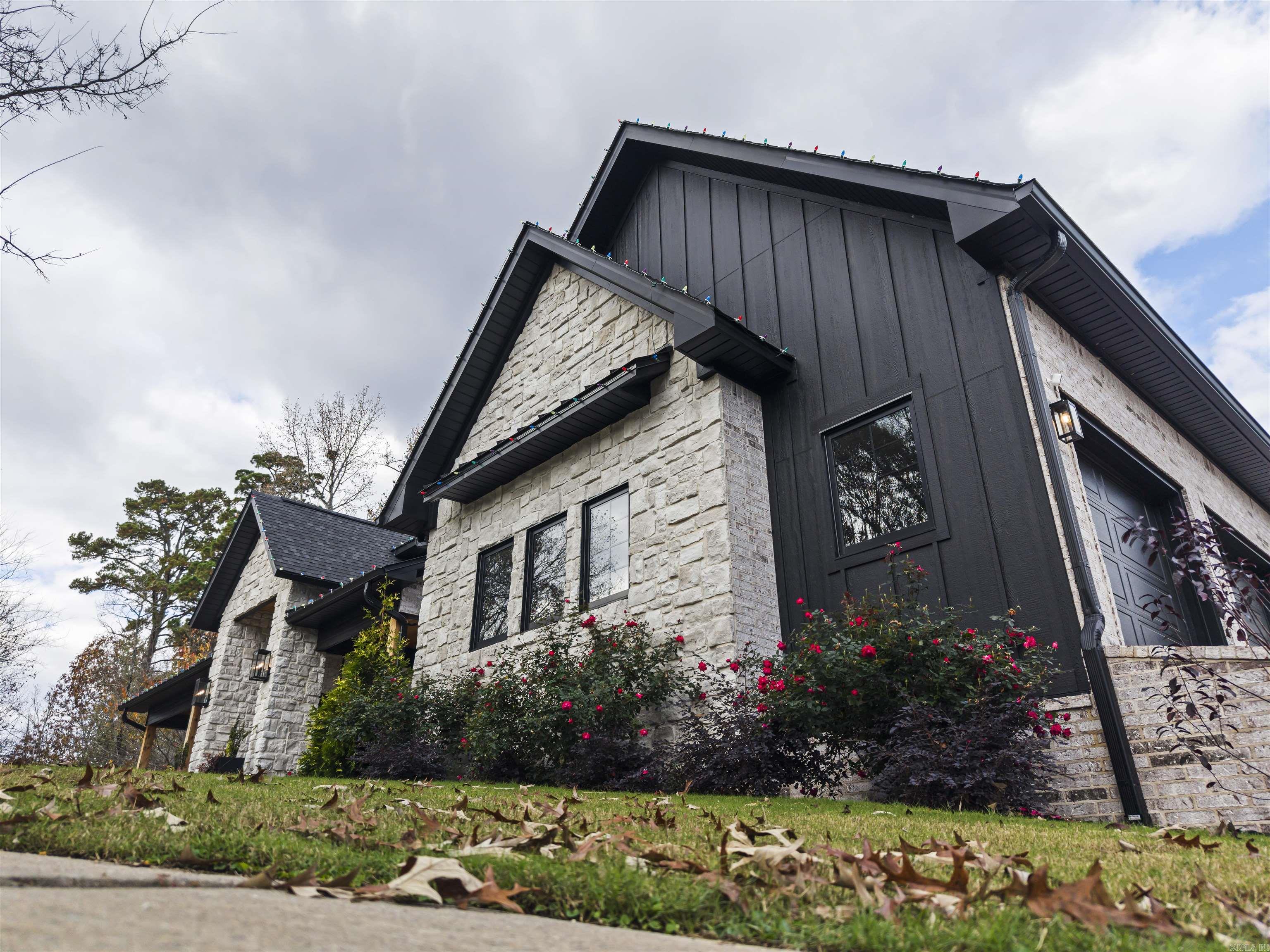 LOTUS VALLEY - Residential