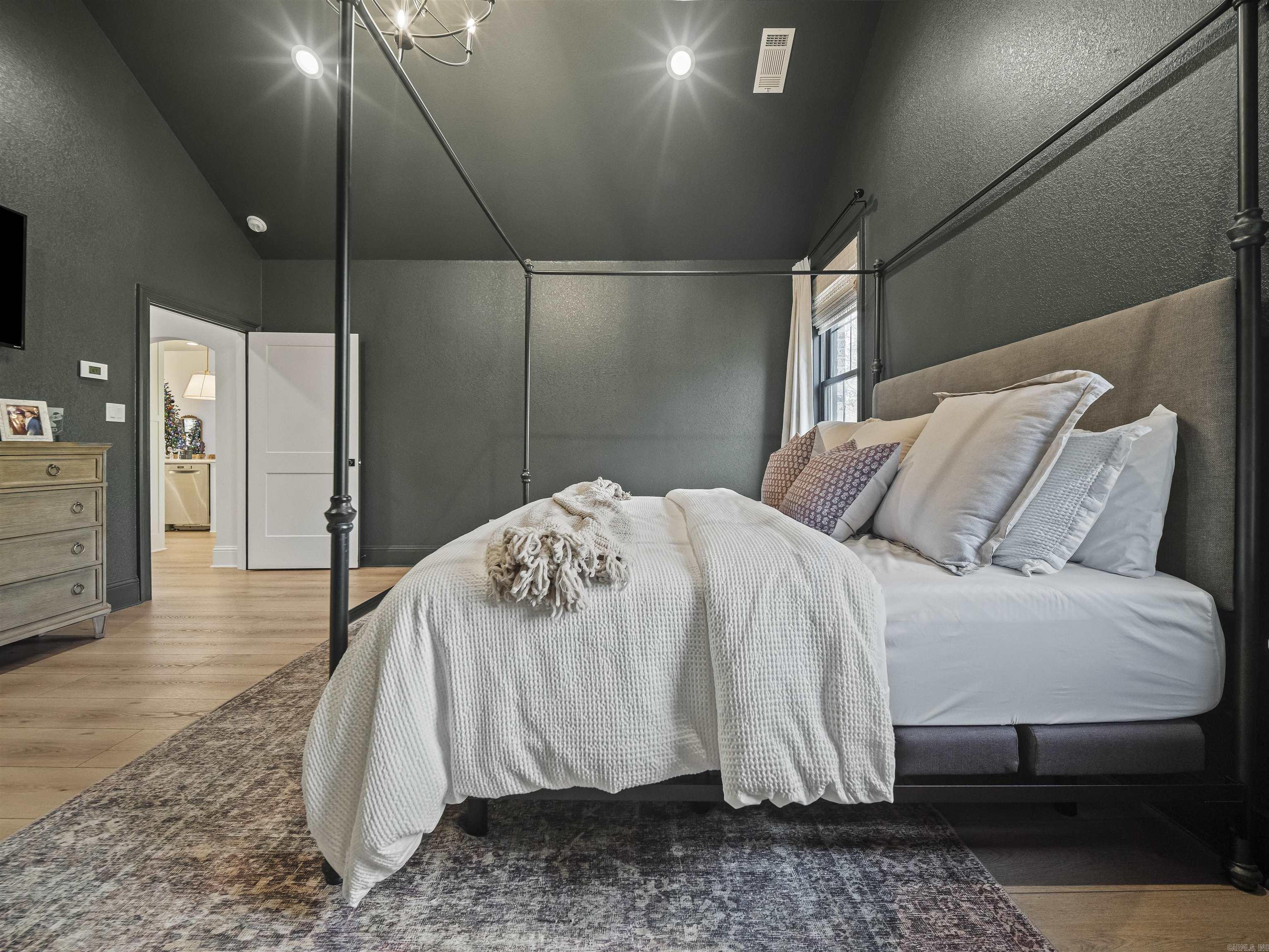 LOTUS VALLEY - Residential