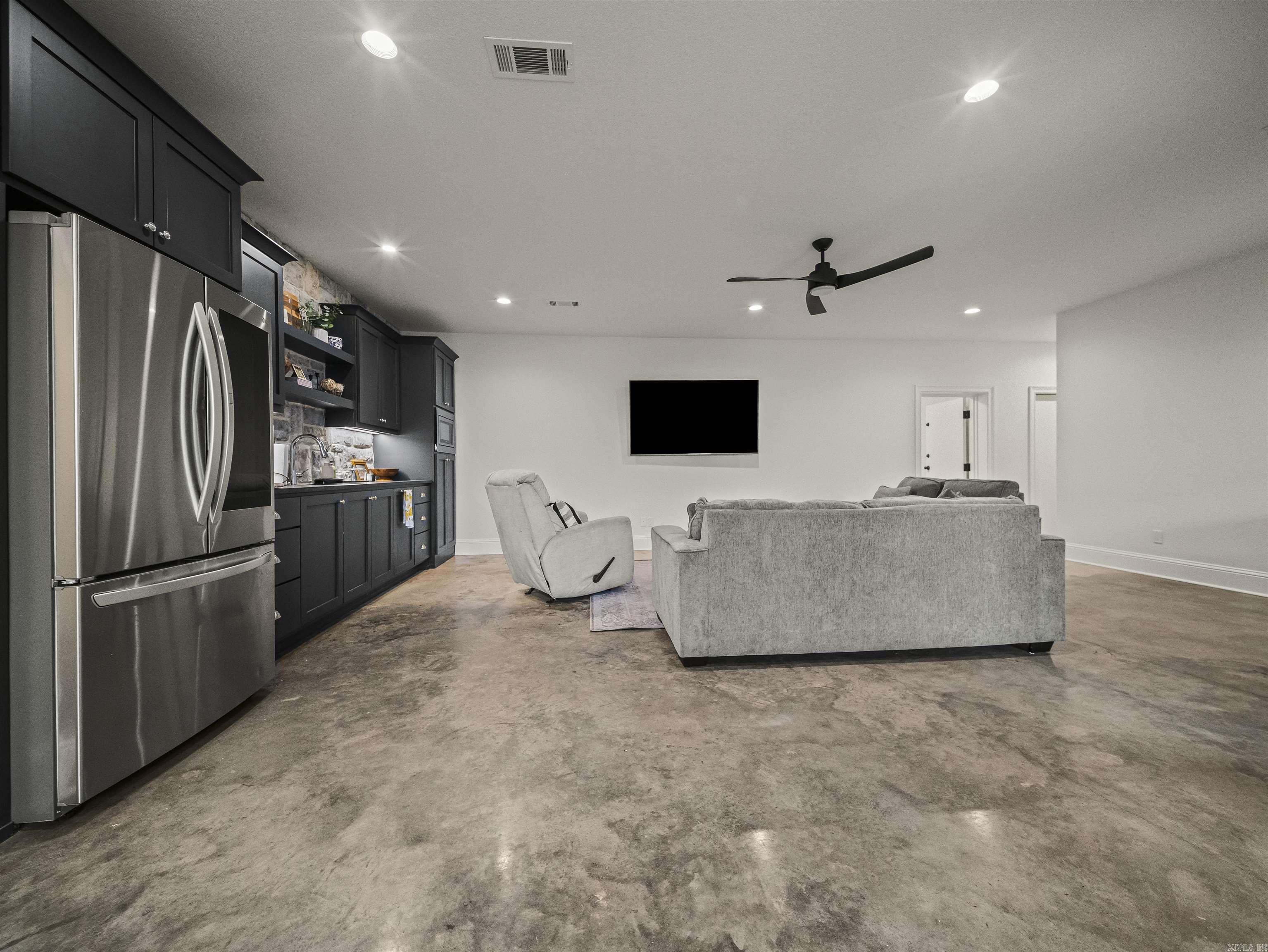 LOTUS VALLEY - Residential