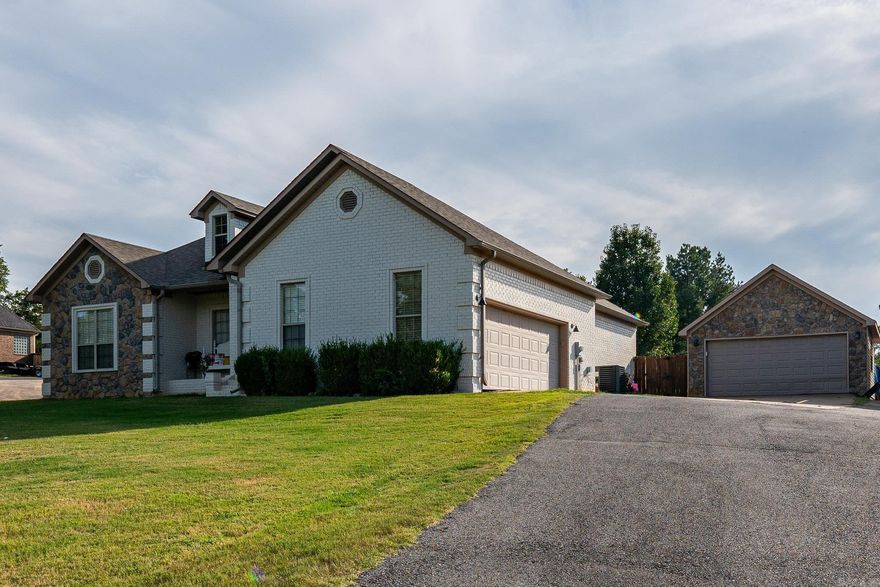 Beautifully laid out home in Wooster Elementary!! This home features a 20x20 shop and sits on 1.07 acres with a storm shelter! Fresh paint outside and new floors inside! Newer roof, HVAC, water heater, and kitchen await you!! Room for camper!! A must see today!!