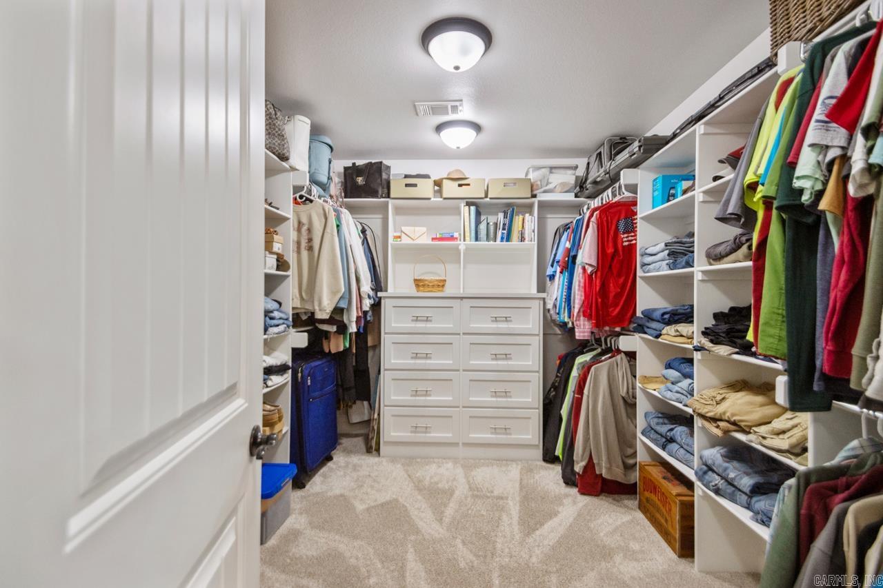 PINEWOOD ESTATES - Residential