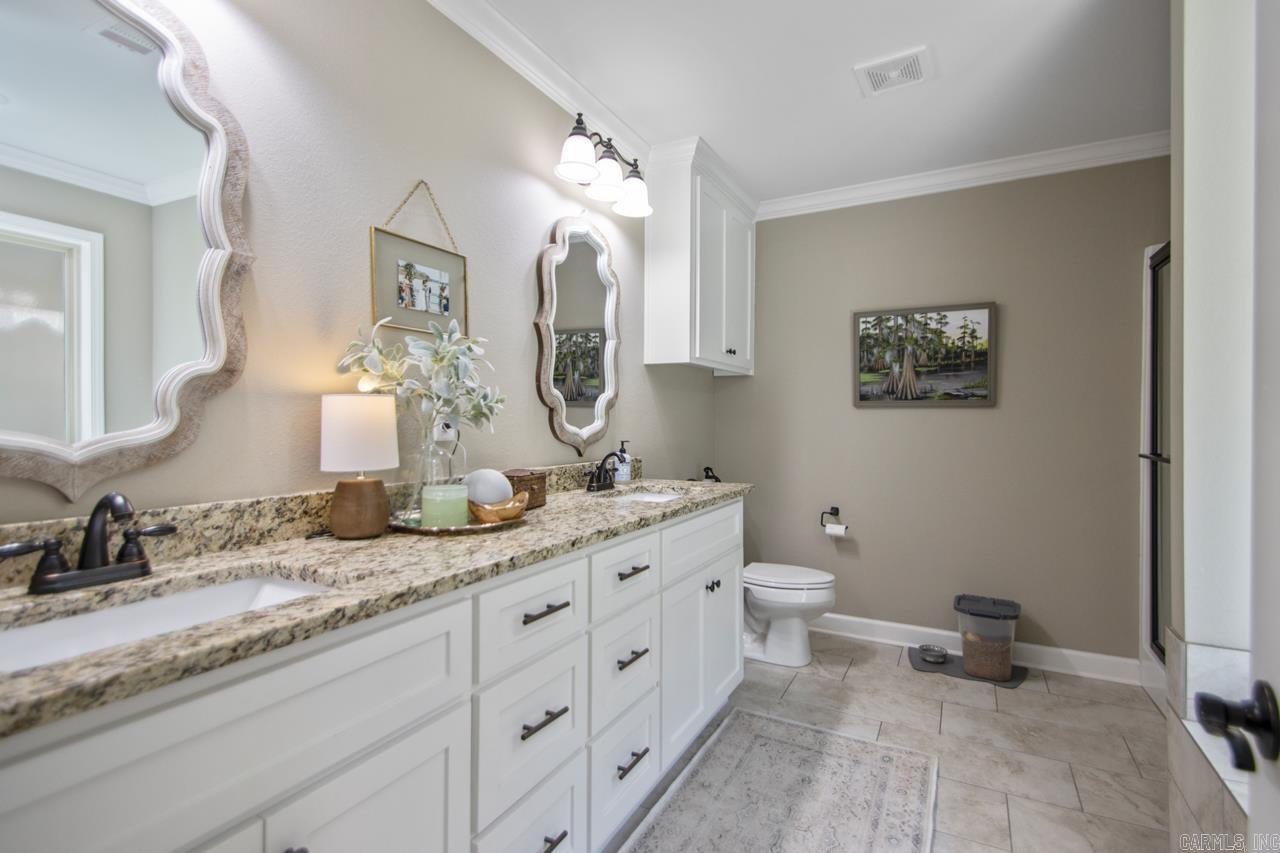 PINEWOOD ESTATES - Residential