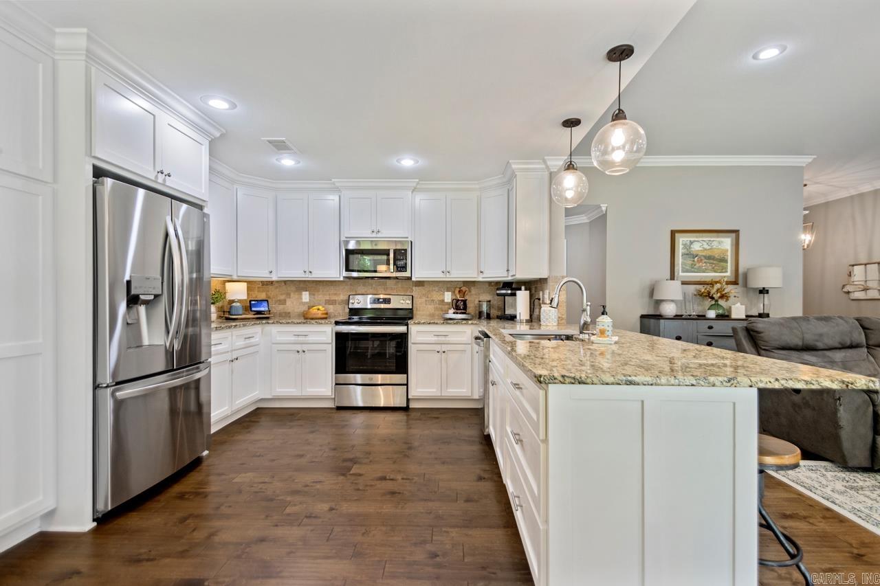 PINEWOOD ESTATES - Residential