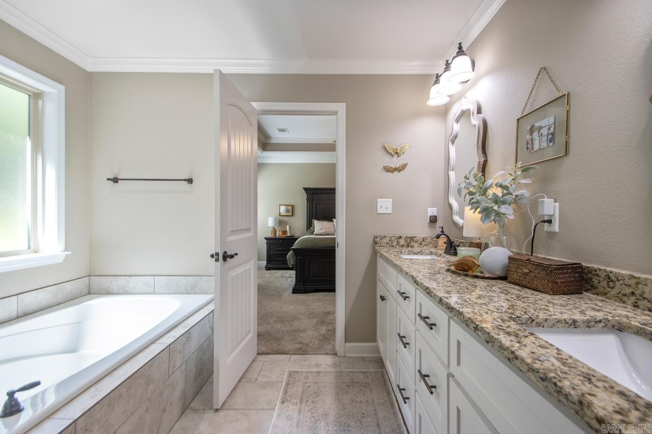 PINEWOOD ESTATES - Residential