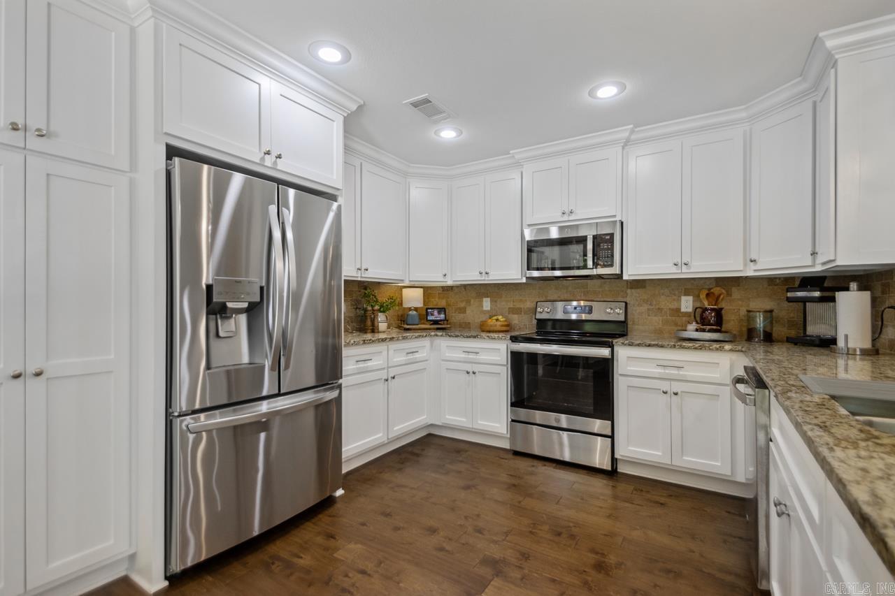 PINEWOOD ESTATES - Residential