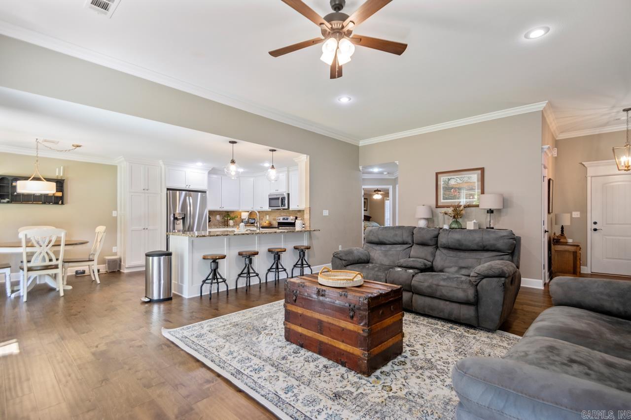 PINEWOOD ESTATES - Residential