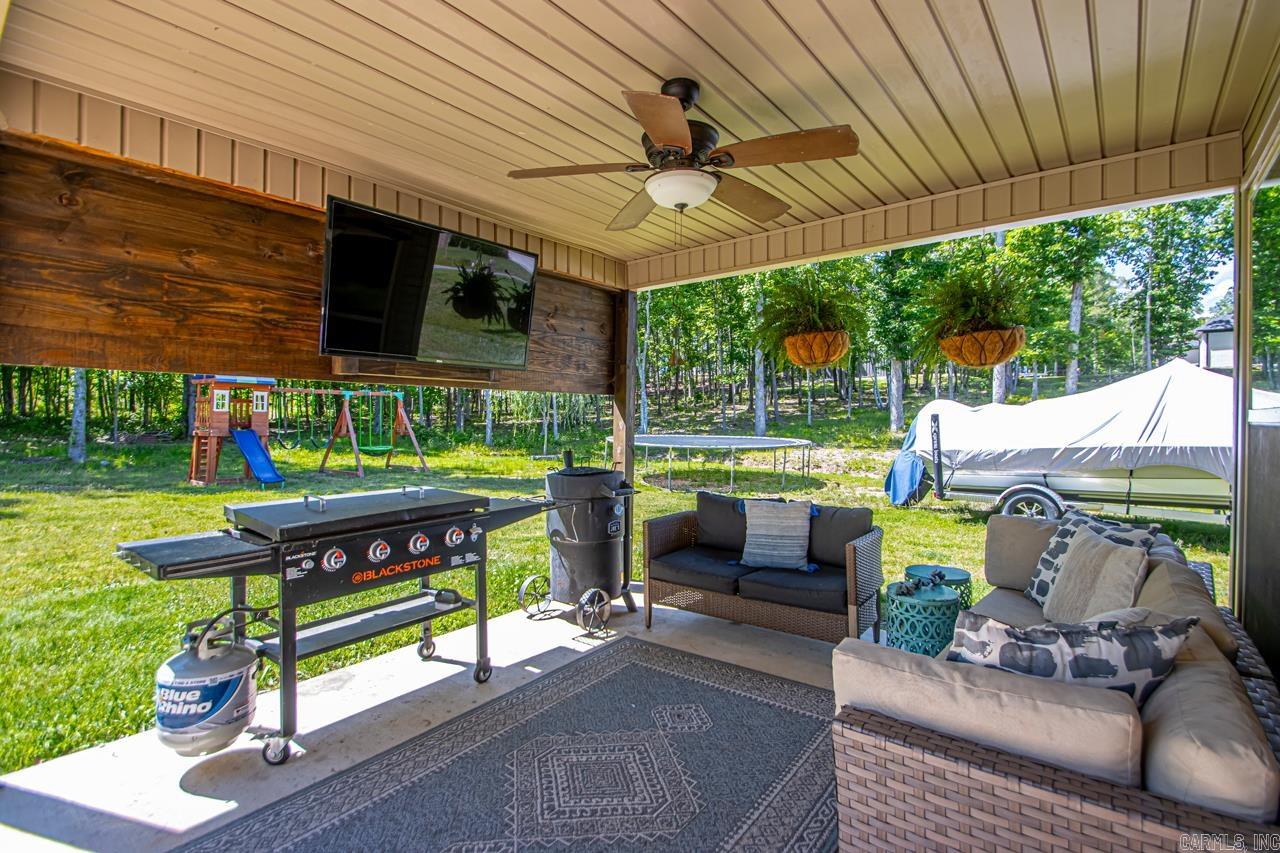 PINEWOOD ESTATES - Residential