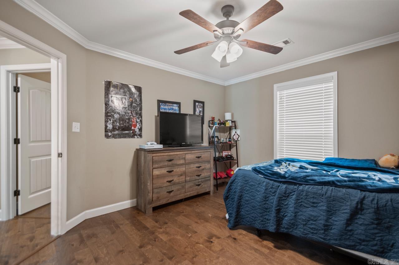 PINEWOOD ESTATES - Residential