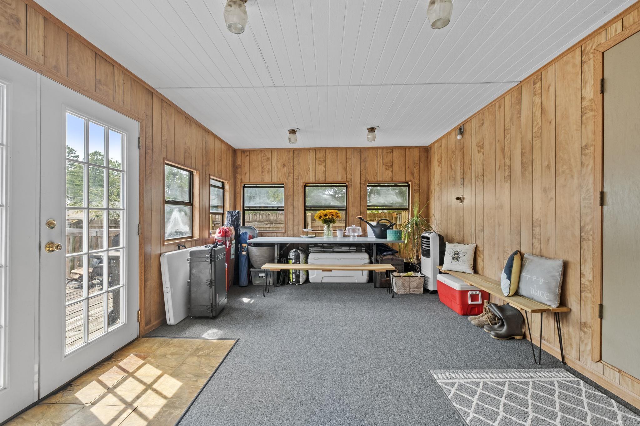 North Hills Manor - Residential