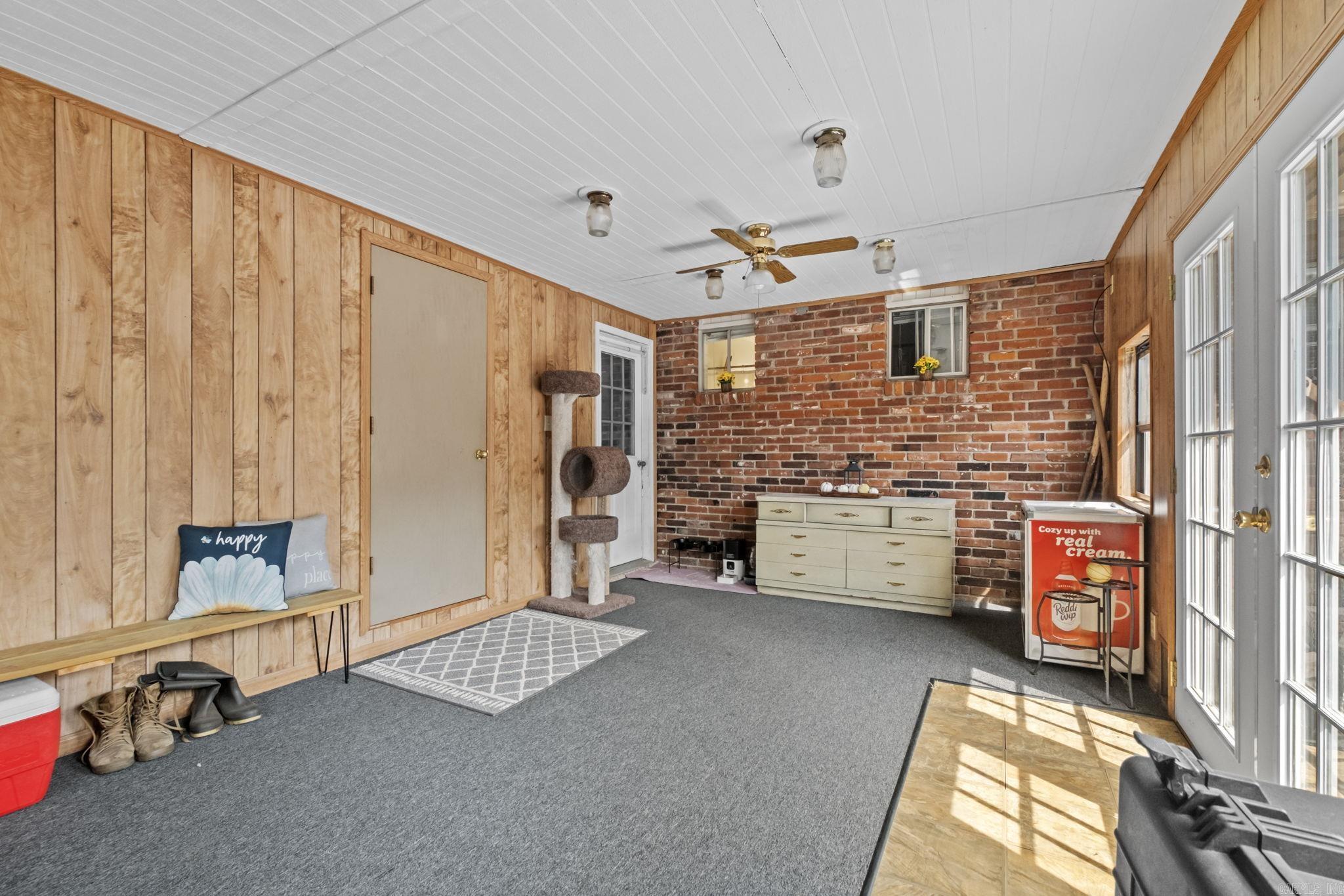 North Hills Manor - Residential