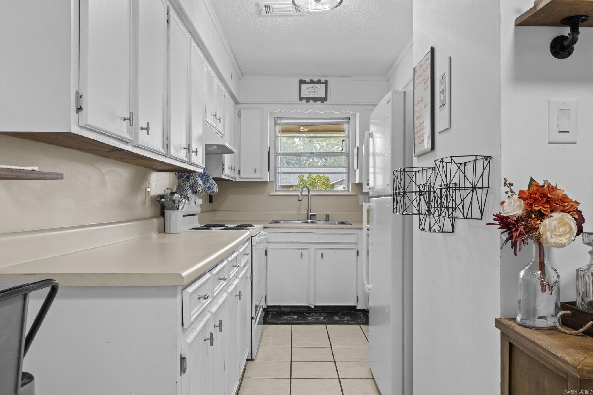 North Hills Manor - Residential