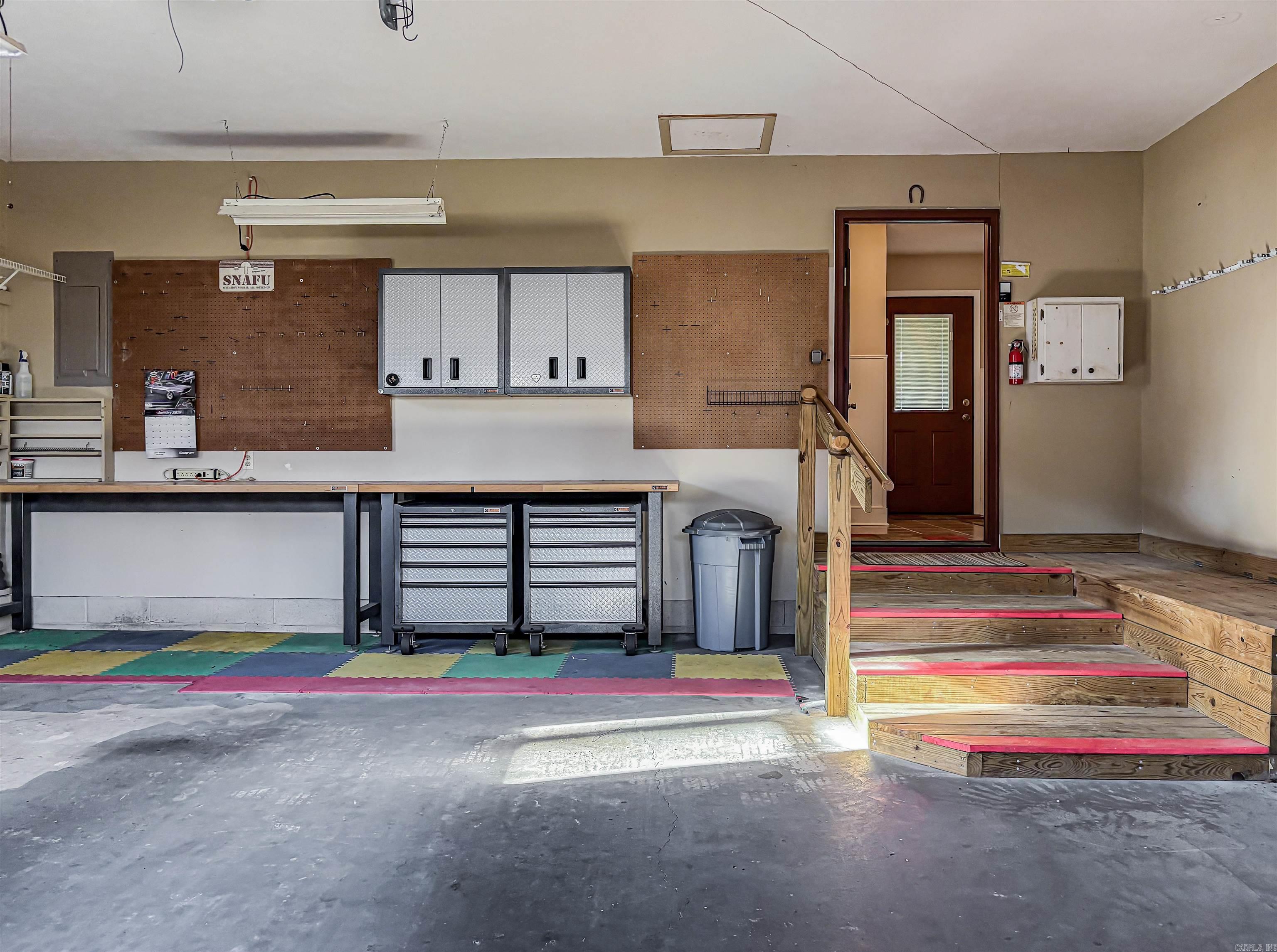 MARC-LYN ESTATES - Residential