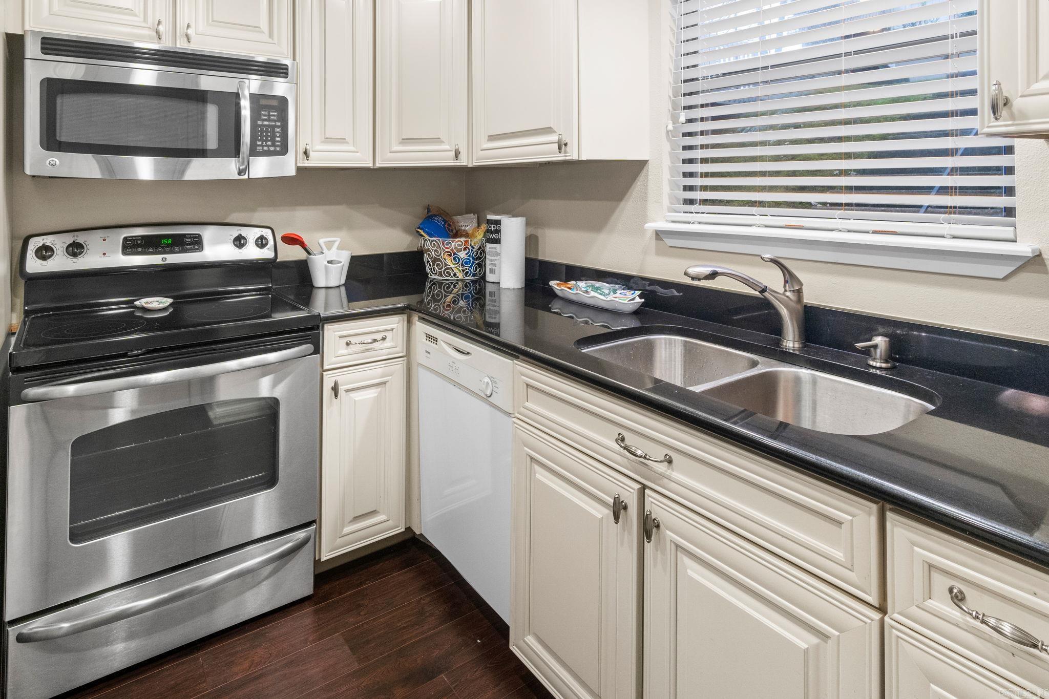 SUNSET COVE HPR - Residential