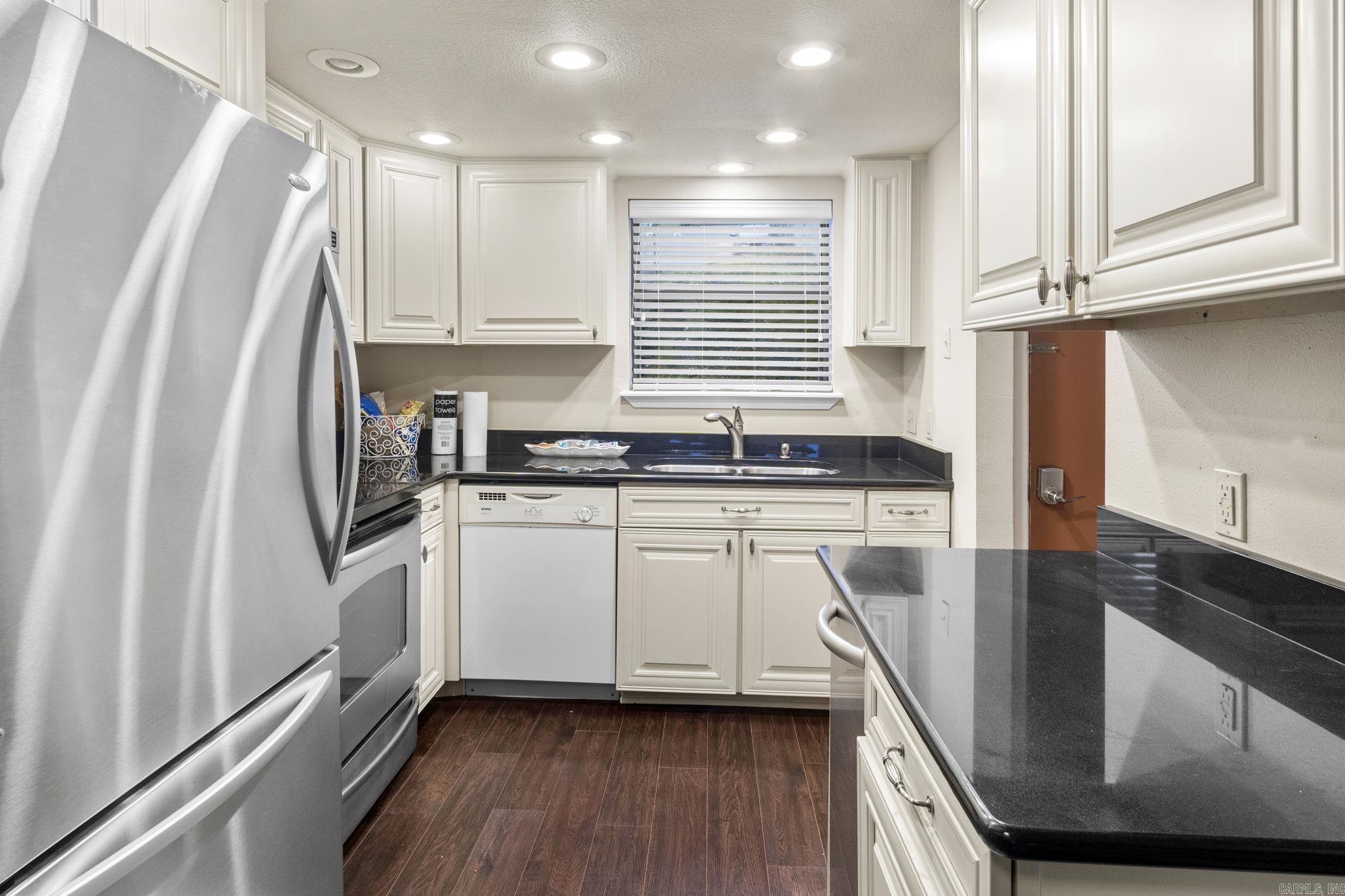 SUNSET COVE HPR - Residential