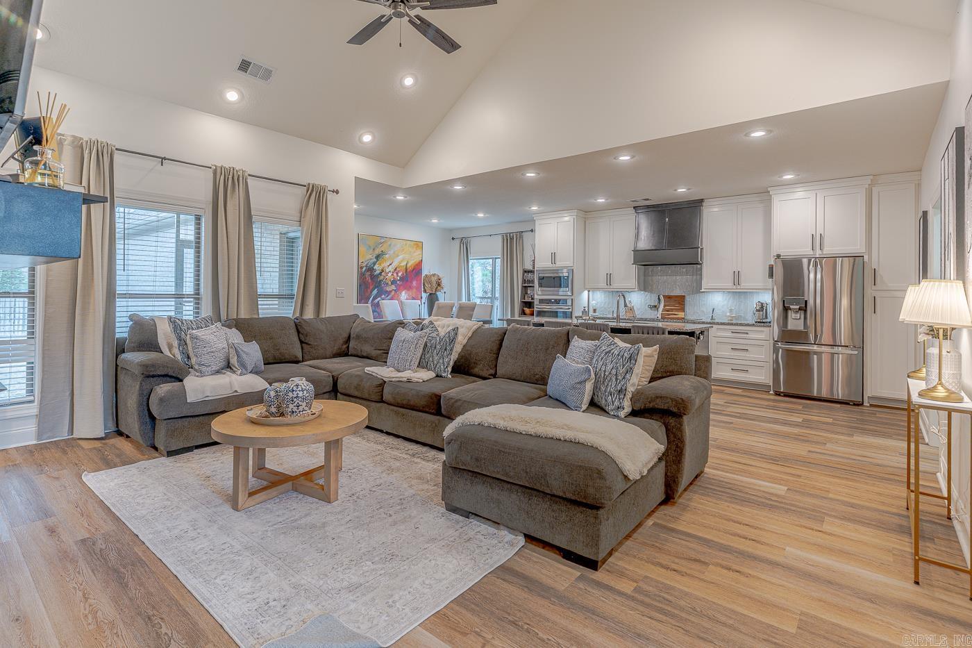 VALLEY VIEW MANOR - Residential